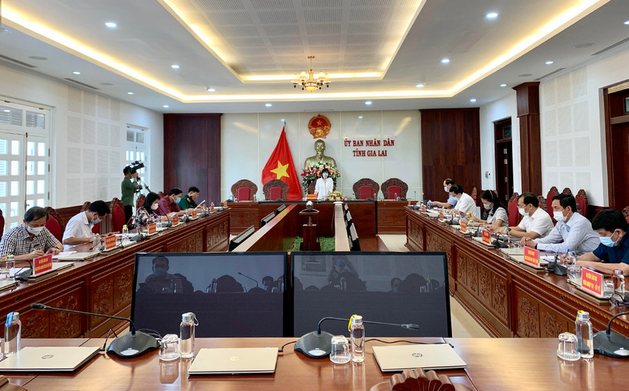  Ban Chỉ đạo phòng-chống dịch Covid-19 tỉnh tổ chức họp khẩn triển khai cấp bách các biện pháp phòng-chống. Ảnh: Như Nguyện