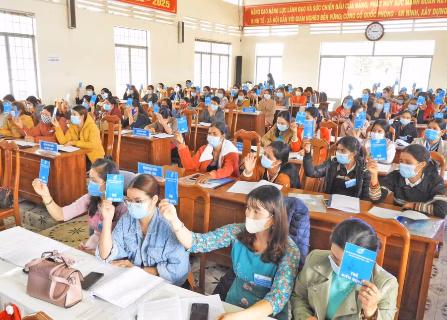 -Đại hội biểu quyết thông qua các chỉ tiêu, nhiệm vụ trọng tâm công tác hội và phong trào phụ nữ huyện nhiệm kỳ 2021-2026 (4951)