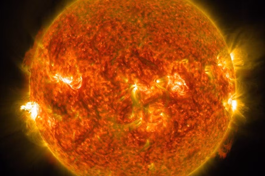 Công ty khởi nghiệp công nghệ cao Tokamak Energy ở Anh đang tạo ra một mặt trời nhân tạo có thể cung cấp năng lượng sạch và an toàn cho hành tinh của chúng ta. Ảnh: NASA