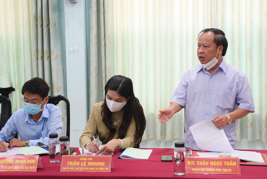 Phó Bí thư Thường trực Tỉnh ủy Châu Ngọc Tuấn phát biểu chỉ đạo tại hội nghị. Ảnh: Phương Duyên Phó Bí thư Thường trực Tỉnh ủy Châu Ngọc Tuấn chỉ đạo tai hội nghị. Ảnh: Phương Duyên