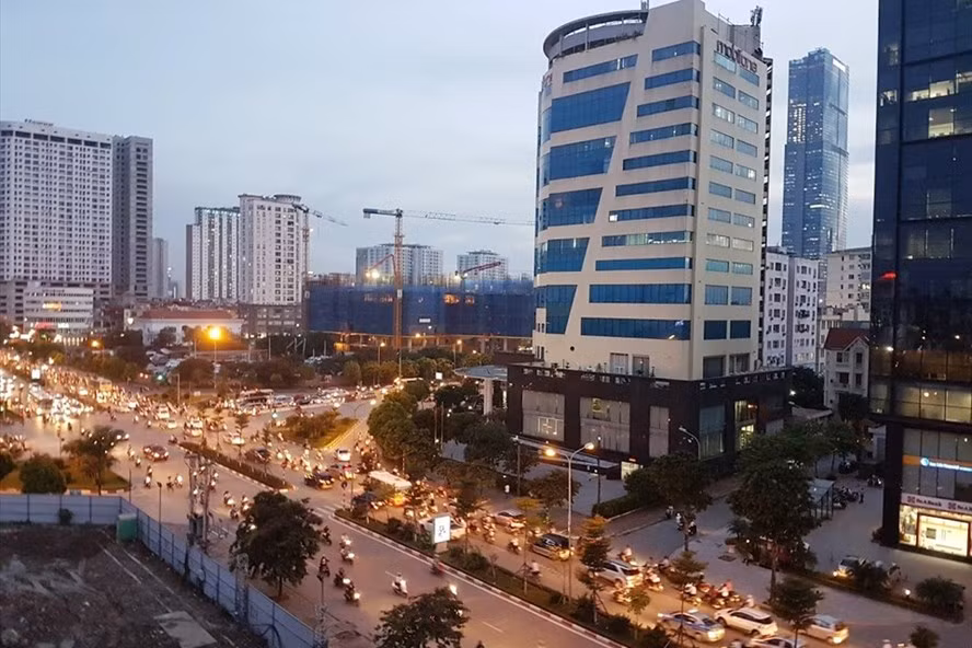 Mục tiêu tăng trưởng kinh tế của Việt Nam rất nhiều thách thức bởi dịch bệnh COVID-19. Ảnh: Vũ Long