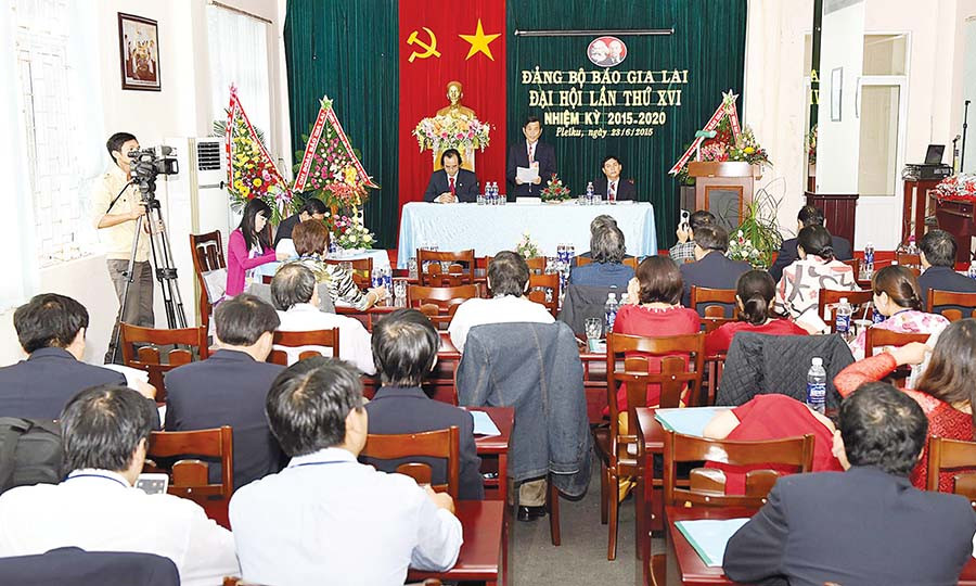Đại hội Đảng bộ Báo Gia Lai nhiệm kỳ 2015-2020. Ảnh: Đ.T Đại hội Đảng bộ Báo Gia Lai nhiệm kỳ 2015-2020. Ảnh: Đ.T
