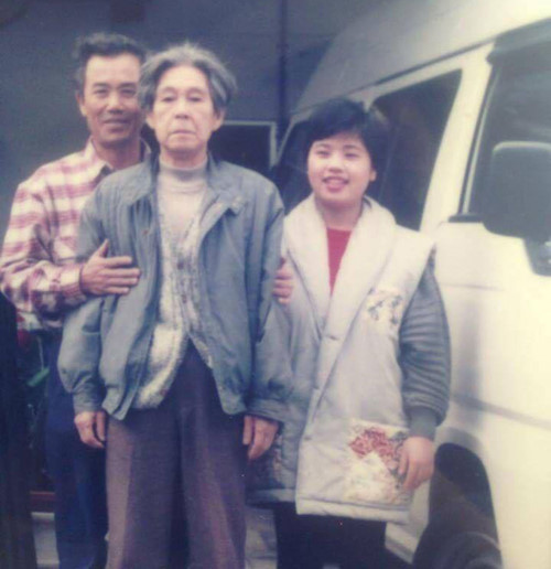 Chị Hoài và bố Nam lần đầu sang Nhật thăm ông Hoàng Văn Hạc. Chị Hoài và bố Nam lần đầu sang Nhật thăm ông Hoàng Văn Hạc.