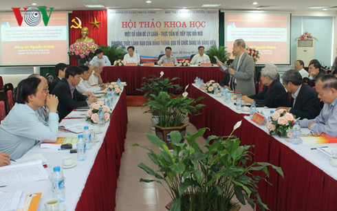 Hội thảo đổi mới phương thức lãnh đạo của Đảng thông qua tổ chức Đảng và đảng viên.