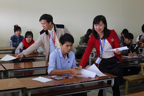 Trong kỳ thi THPT quốc gia năm 2017, Bộ Giáo dục và Đào tạo sẽ huy động khoảng 42 nghìn cán bộ, giáo viên các trường đại học, cao đẳng nhóm ngành đào tạo sư phạm tham gia coi thi.