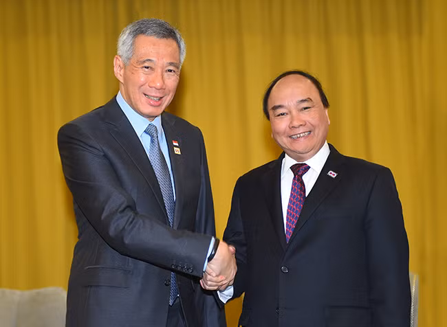 Thủ tướng Nguyễn Xuân Phúc và Thủ tướng Singapore Lý Hiển Long.