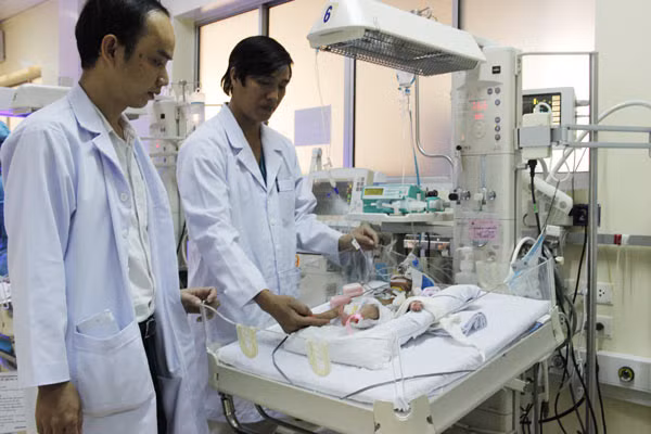 Sức khỏe của em bé sau ca phẫu thuật đã ổn định.