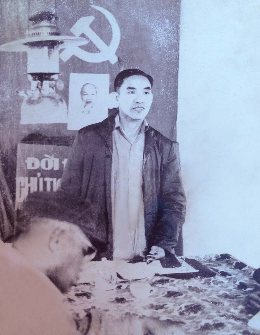 Đồng chí Trần Văn Bình-Ủy viên Khu V, Bí thư Tỉnh ủy Gia Lai phát biểu chỉ đạo công tác tuyên truyền về Hiệp định Paris năm 1973. Ảnh: Lý Vĩnh Hoa