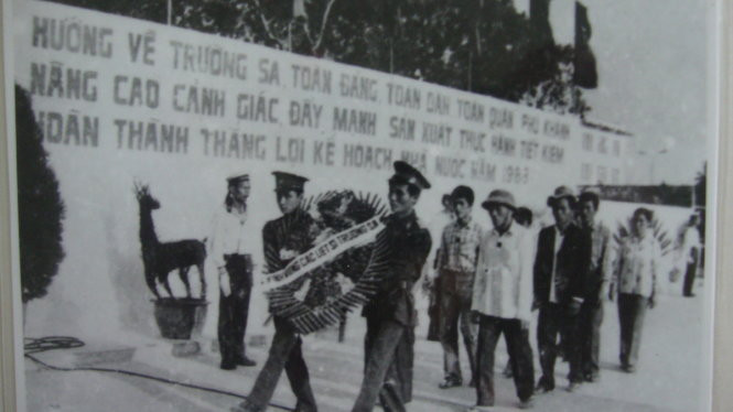 Lễ truy điệu các liệt sĩ hy sinh tại Trường Sa ngày 14-3-1988 tổ chức tại Vùng 4 Hải quân