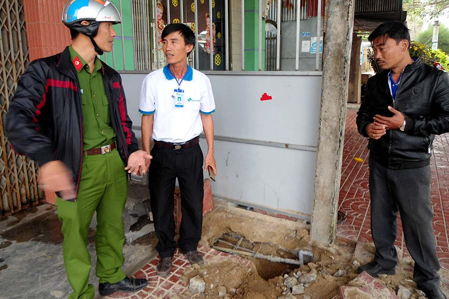 Nạn “trộm” nước máy vẫn còn khá phổ biến. Ảnh: Ngọc Minh Nạn “trộm” nước máy vẫn còn khá phổ biến. Ảnh: Ngọc Minh