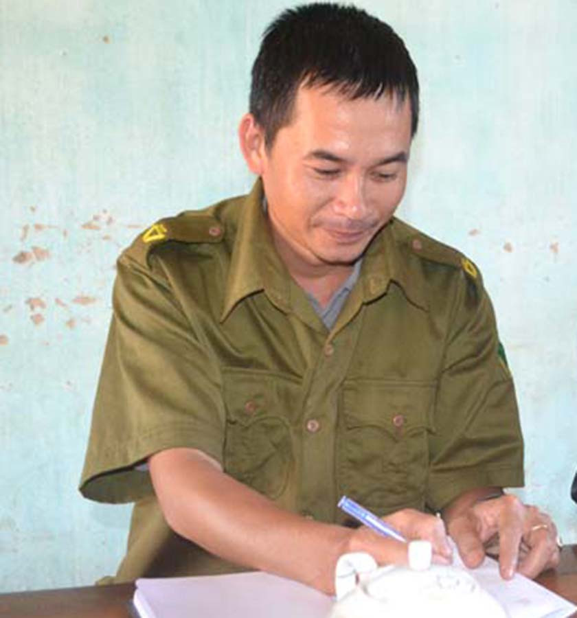  Anh Vũ Văn Tiến-Trưởng Công an xã Kdang. Ảnh: H.M