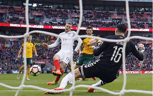 Bàn thắng của Jamie Vardy ấn định chiến thắng 2-0 cho Tam sư trước Lithuania. (Ảnh: Getty)
