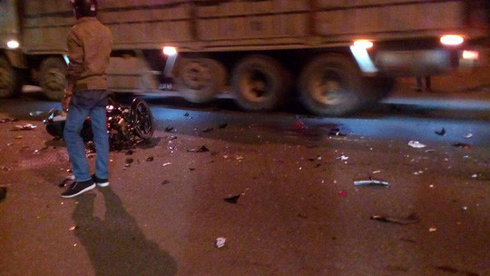 Hiện trường vụ tai nạn làm 2 người chết, 1 người nguy kịch