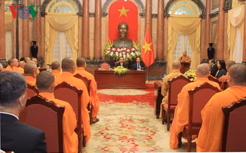 Chủ tịch nước Trần Đại Quang tiếp đoàn Việt kiều và Phật giáo Việt Nam tại Thái Lan.