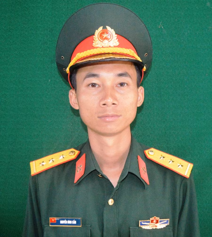 Thượng úy Dương Đình Cẩm. Ảnh: Đức Thành