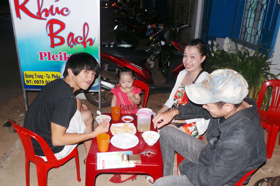 Nhiều gia đình cũng yêu thích món chè “lạ” này. Ảnh: Trần Dung