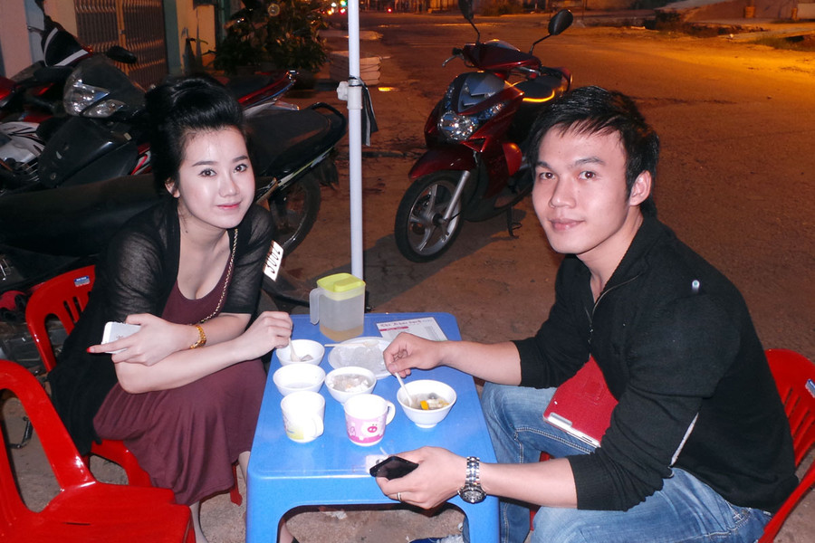 Chè Khúc bạch là lựa chọn của giới trẻ trong mùa nắng nóng năm nay. Ảnh: Trần Dung