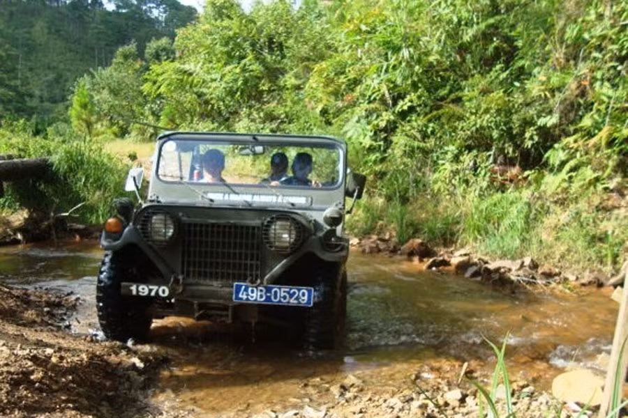 Xe Jeep địa hình. Ảnh: K.D