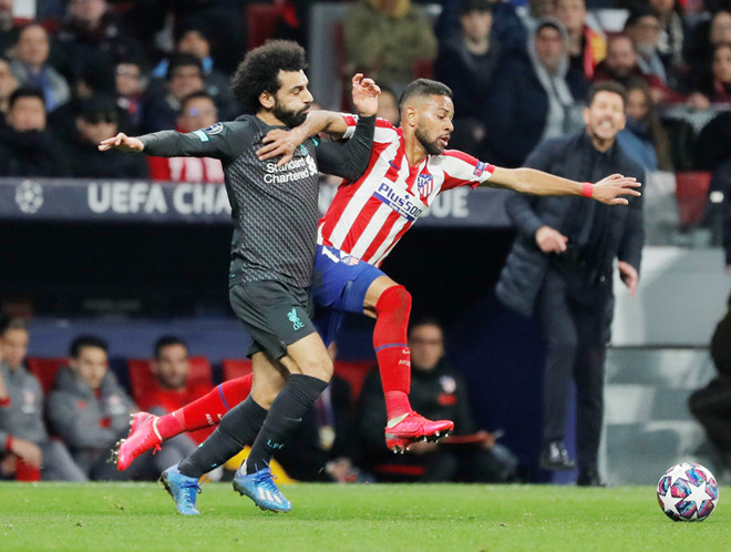 LIverpool (áo đen) đã không thể vượt qua đội chủ nhà - Reuters