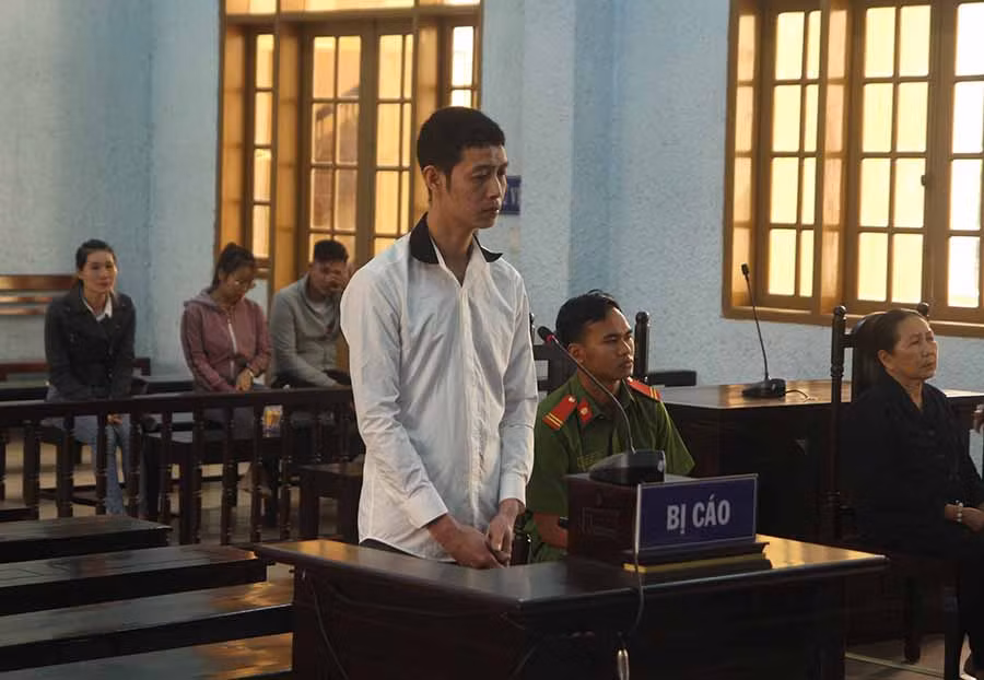  Bị cáo Nguyễn Trọng Bình tại phiên tòa. Ảnh: V.N