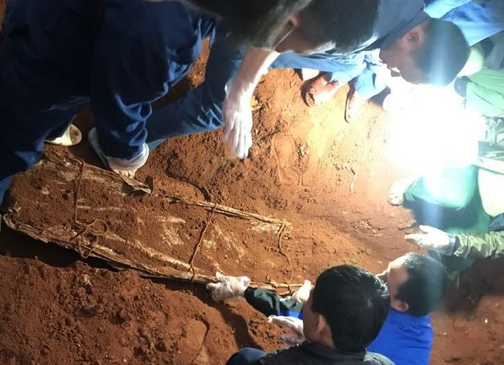 Đội quy tập hài cốt liệt sĩ Đoàn kinh tế quốc phòng 337 quy tập hài cốt liệt sĩ. Ảnh: H.Minh. Đội quy tập hài cốt liệt sĩ Đoàn kinh tế quốc phòng 337 quy tập hài cốt liệt sĩ. Ảnh: H.Minh.