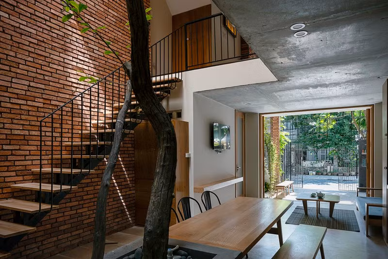 Nội thất trong nhà bố trí đơn giản, khoa học.