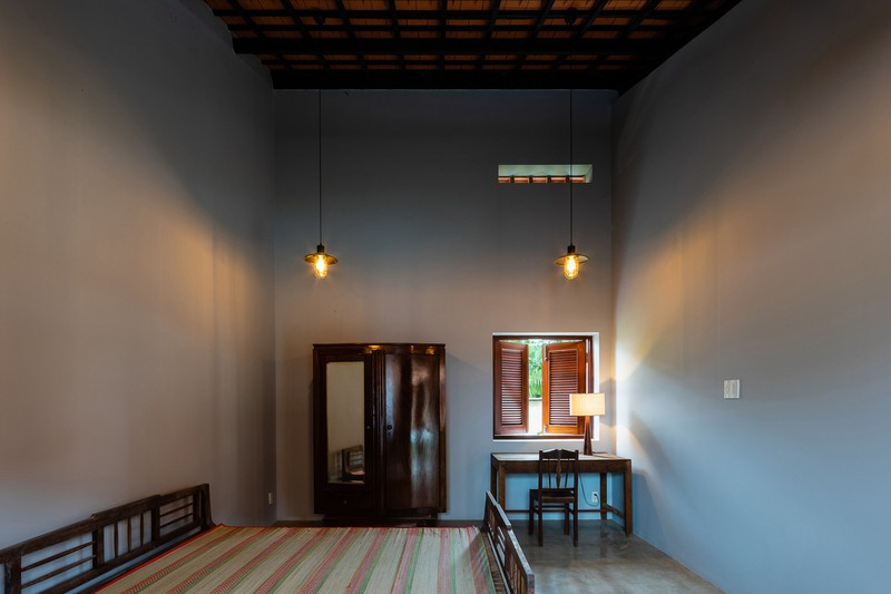 Vẻ đẹp nhà 3 gian truyền thống đặc trưng của người Nam Bộ ảnh 11 Phòng ngủ bố trí nội thất đơn giản nhưng rất thoáng mát.
