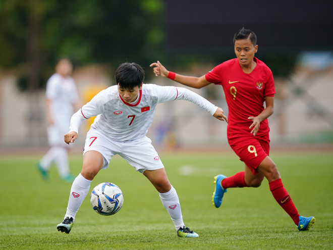 Tiền vệ Tuyết Dung trong trận đấu với Indonesia tại SEA Games 30. Theo thể thức thi đấu mới, Việt Nam có thể sẽ không dễ gặp lại đối thủ này ở giải Đông Nam Á khi bị chắn bởi một vòng sơ loại - Độc Lập