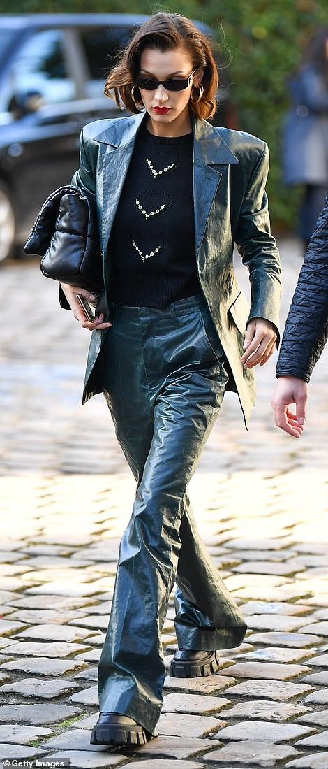 Phong cách đời thường của người đẹp cũng khá ấn tượng.