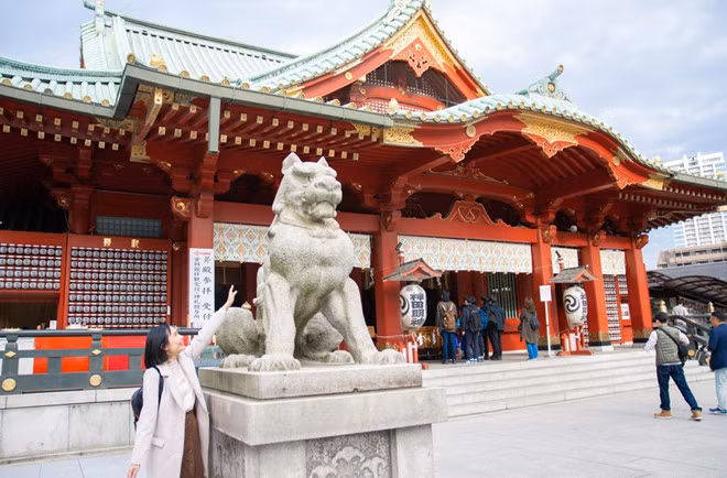 Khuôn viên bên trong đền Kanda