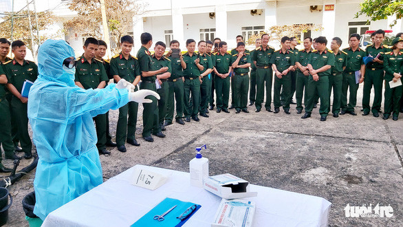 Tập huấn phương án phòng chống dịch COVID-19 cho cán bộ, chiến sĩ tại các khu cách ly do quân độiq quản lý - Ảnh: QUANG HÙNG Tập huấn phương án phòng chống dịch COVID-19 cho cán bộ, chiến sĩ tại các khu cách ly do quân độiq quản lý - Ảnh: QUANG HÙNG