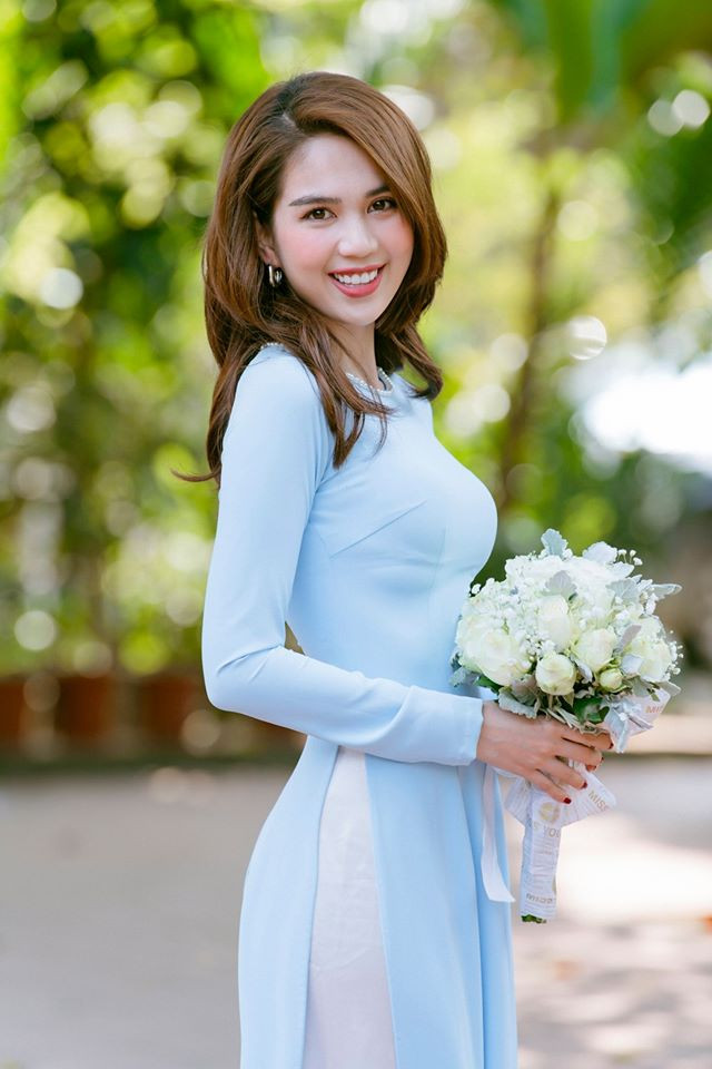 Mới đây, Ngọc Trinh thu hút sự quan tâm của cộng đồng mạng khi đăng tải loạt ảnh cô đi du Xuân đầu năm mới 2020. 