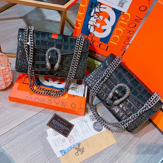  Những chiếc túi xách được xem là một trong số những phụ kiện không thể thiếu của phái đẹp. Ảnh: T.L