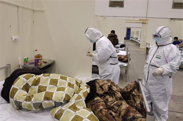 Bệnh viện Vũ Hán điều trị bệnh nhân nhiễm virus corona ngày 8/2.