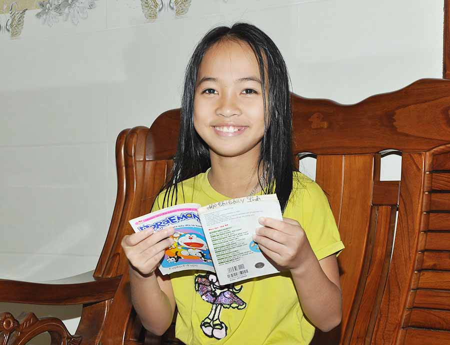 Cháu Nguyễn Thị Huyền Chi (SN 2009, thôn 4, xã Nghĩa Hưng, huyện Chư Pah) được Công ty Thủy điện Ia Ly hỗ trợ gần 30 triệu đồng để phẫu thuật tim. Đến nay, sức khỏe của cháu ổn định, tiếp tục đến trường, nhiều năm liền đạt học sinh xuất sắc.