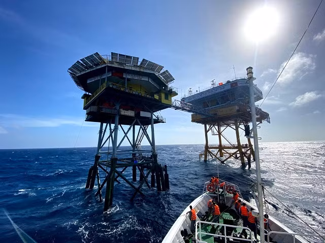 Nhà giàn DK1/19 trên bãi cạn Quế Đường.