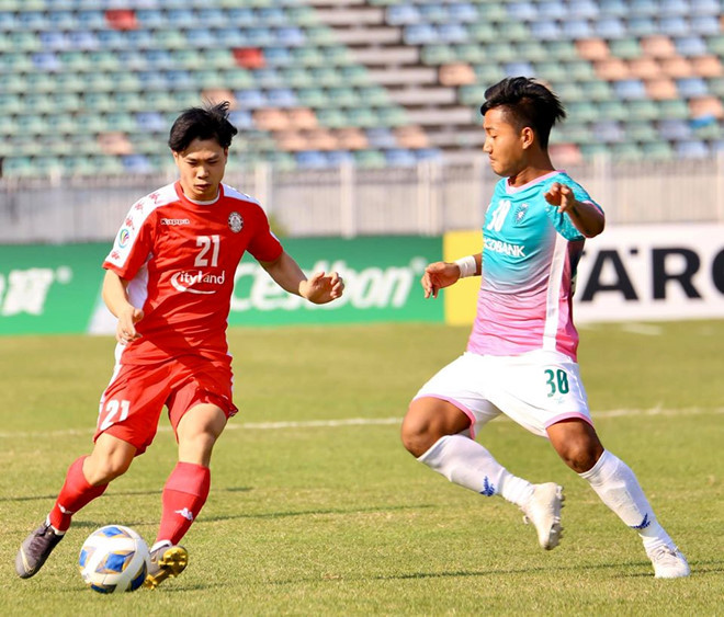Công Phượng (trái) chơi ấn tượng ở trận mở màn AFC Cup - CLB TP.HCM