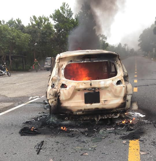 2 người trên xe đã không qua khỏi Ảnh: Facebook Đỗ T. Thiện Nhân 2 người trên xe đã không qua khỏi Ảnh: Facebook Đỗ T. Thiện Nhân