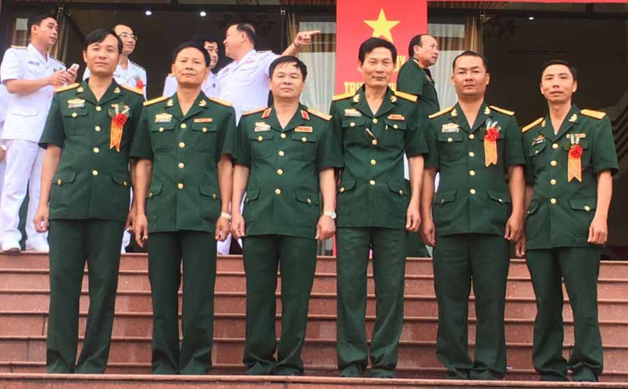 Nhiều đảng viên trẻ của Quân đoàn 3 được Bộ Quốc phòng tuyên dương. Ảnh: H.H  Nhiều đảng viên trẻ của Quân đoàn 3 được Bộ Quốc phòng tuyên dương. Ảnh: H.H