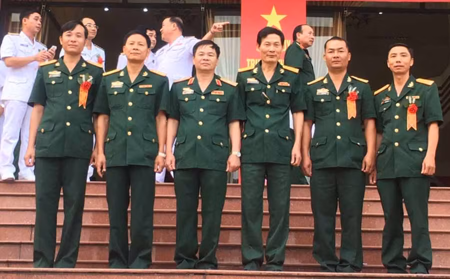  Nhiều đảng viên trẻ của Quân đoàn 3 được Bộ Quốc phòng tuyên dương. Ảnh: H.H