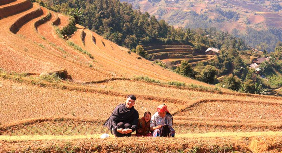 Nhiều bạn trẻ thích du lịch một mình và trải nghiệm văn hóa bản địa cùng người dân địa phương