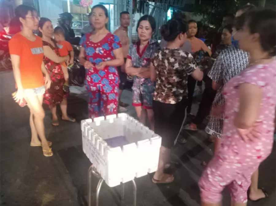 Nhiều người quyên góp tiền cho gia đình cháu V.