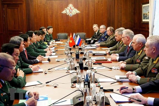 Quang cảnh hội đàm giữa hai đoàn Bộ Quốc phòng Việt Nam và Liên bang Nga. (Ảnh: Trần Hiếu/TTXVN) Quang cảnh hội đàm giữa hai đoàn Bộ Quốc phòng Việt Nam và Liên bang Nga. (Ảnh: Trần Hiếu/TTXVN)