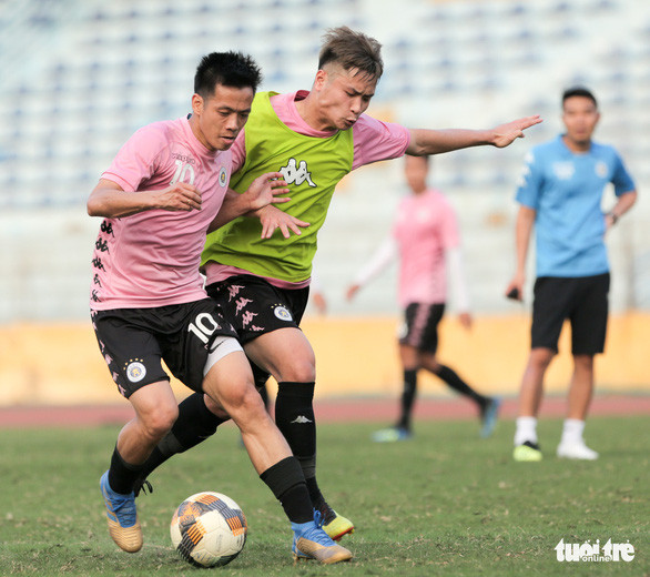 Hà Nội FC tập buổi cuối trên SVĐ Hàng Đẫy vào chiều 27-2. Ngày mai 28-2, đội di chuyển vào TP.HCM - Ảnh: HỮU TẤN Hà Nội FC tập buổi cuối trên SVĐ Hàng Đẫy vào chiều 27-2. Ngày mai 28-2, đội di chuyển vào TP.HCM - Ảnh: HỮU TẤN