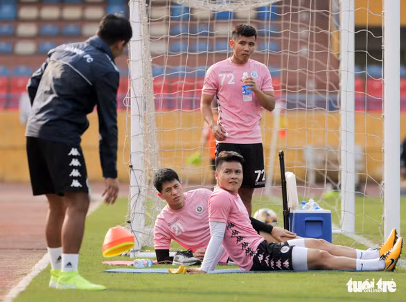 Ngoài Quang Hải, Hà Nội FC còn 3 cầu thủ khác chấn thương, trong đó có trung vệ Đình Trọng và tiền đạo Rimario Gordon - Ảnh: HỮU TẤN
