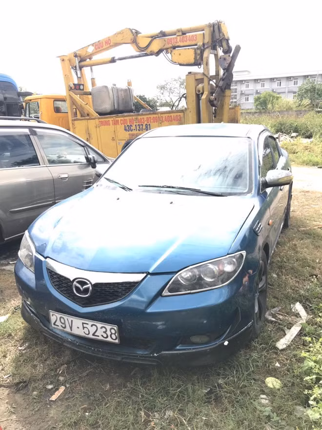  Ô tô của tướng cướp bị tạm giữ - Ảnh: Nguyễn Tú