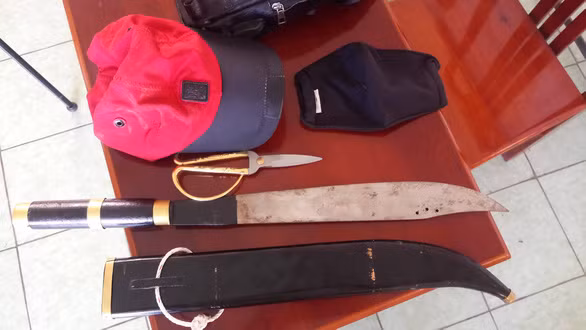 Tang vật vụ án cướp tài sản - Ảnh: QUỲNH GIANG