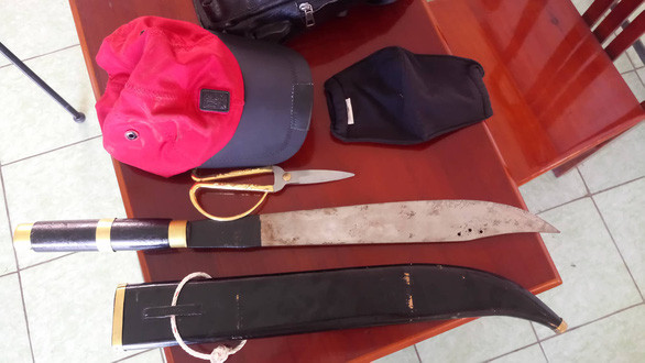 Tang vật vụ án cướp tài sản - Ảnh: QUỲNH GIANG