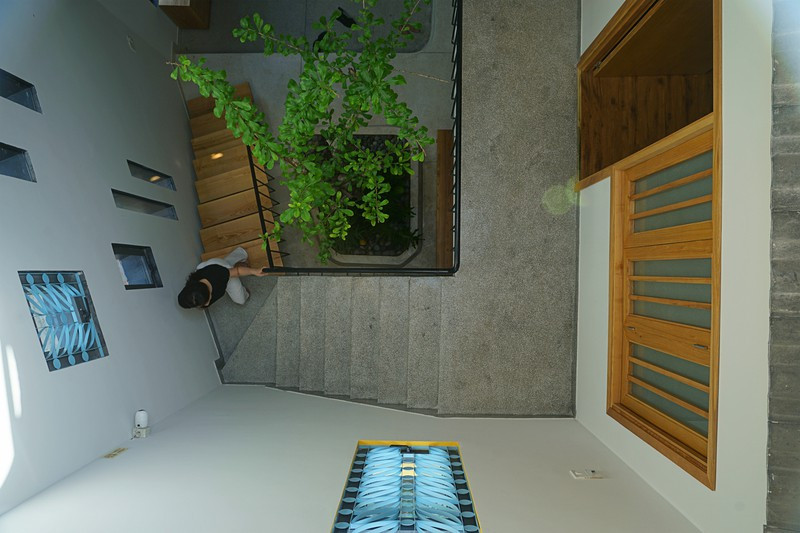 Các ô cửa nhỏ, hình chữ nhật cũng góp phần đáng kể trong việc thông gió và tăng ánh sáng vào bên trong.. Các ô cửa nhỏ, hình chữ nhật cũng góp phần đáng kể trong việc thông gió và tăng ánh sáng vào bên trong..