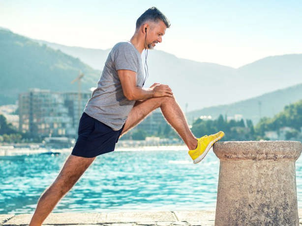 Đau khớp: Bệnh lupus ban đỏ tấn công chủ yếu vào các xương và khớp trên cơ thể. Bệnh này gây đau cơ xơ hóa, mà triệu chứng chủ yếu là các cơn đau cơ và khớp dữ dội. Đau khớp: Bệnh lupus ban đỏ tấn công chủ yếu vào các xương và khớp trên cơ thể. Bệnh này gây đau cơ xơ hóa, mà triệu chứng chủ yếu là các cơn đau cơ và khớp dữ dội.